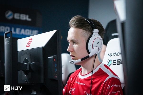 JD Gaming ／ Bilibili Gaming ／ Top Esports ／AL各组登顶定组赛组内第一数据战队一览：